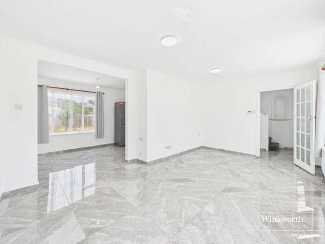 House for sale in Kingsbury, Greater London