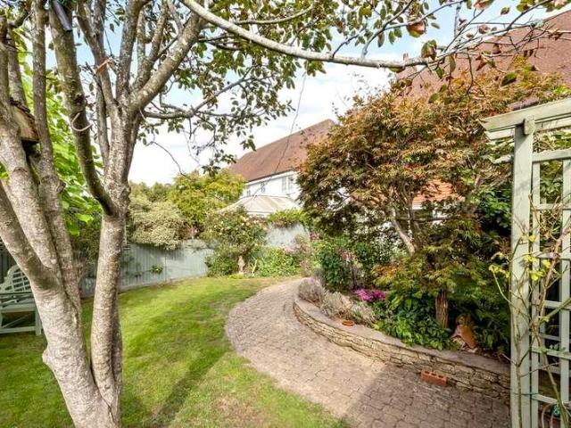 House for sale in Andrew's Hill, Horsham