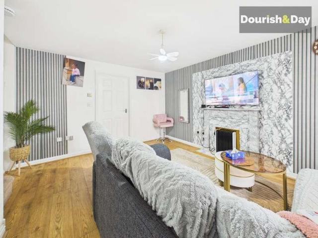 House for sale in Whitchurch, Shropshire
