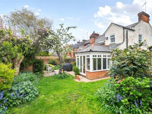 House for sale in Henley-on-Thames, Berrick Salome
