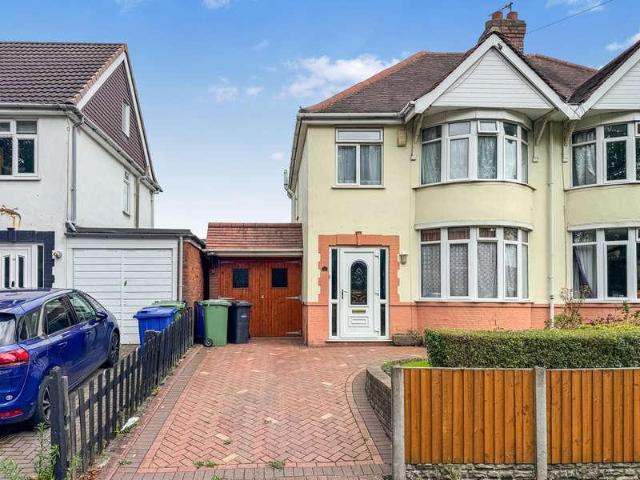 House for sale in Woodsetton, Coseley