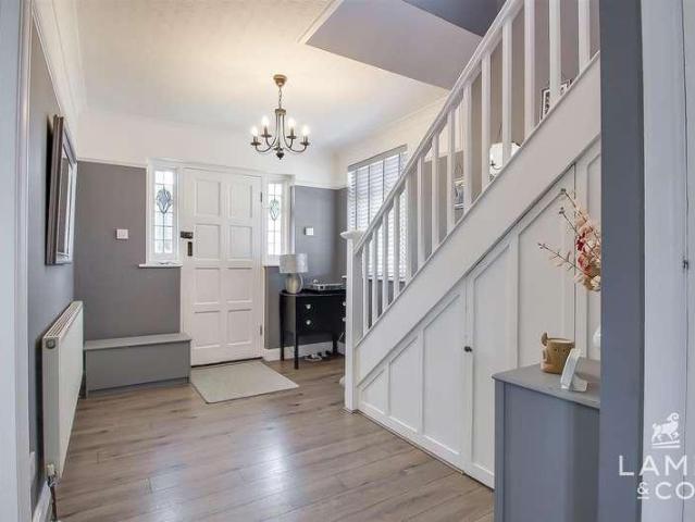 House for sale in Holland-on-Sea, Dale Hill