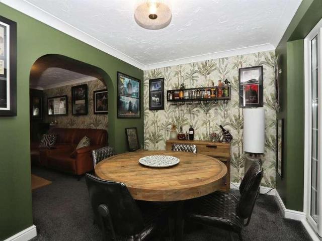 House for sale in Hendredenny