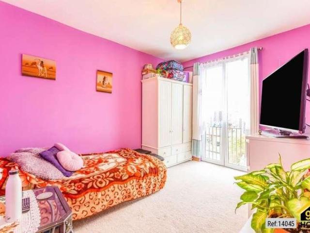 House for sale in Scotch Estate, Greater London