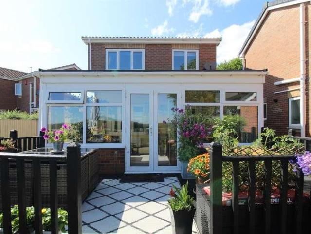 House for sale in Wakefield, Outwood