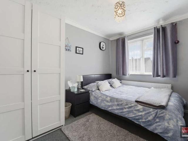 House for sale in West Bedfont, Lower Halliford