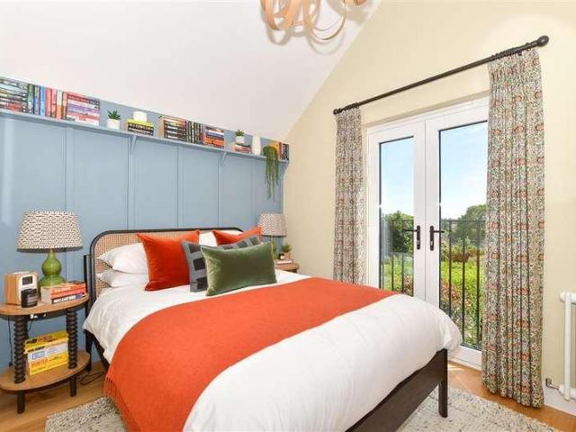 House for sale in Crowborough Warren, Cross In Hand