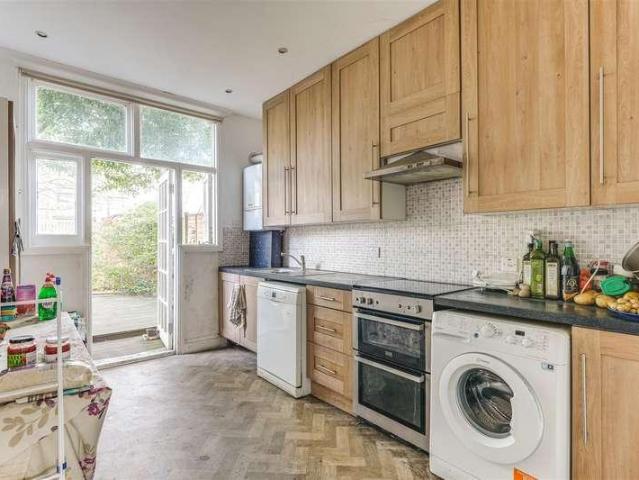 House for sale in Winchmore Hill, Palmers Green
