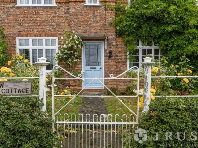 House for sale in Flaxton, North Yorkshire