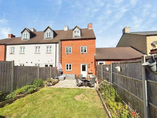House for sale in Wootton, Northamptonshire