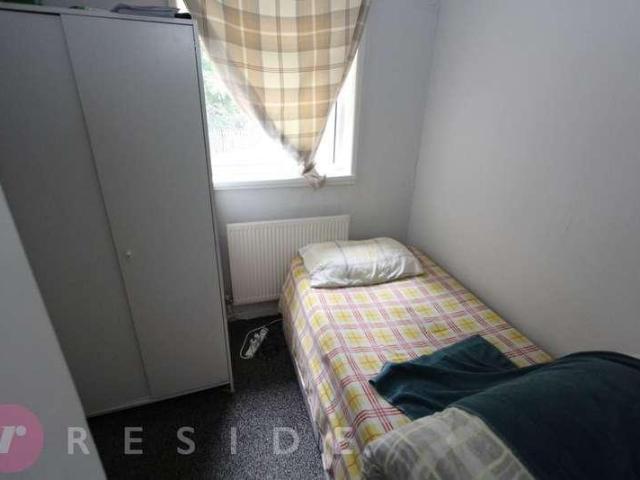 House for sale in Newbold, Burnedge