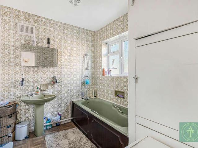 House for sale in Palmers Green, Greater London