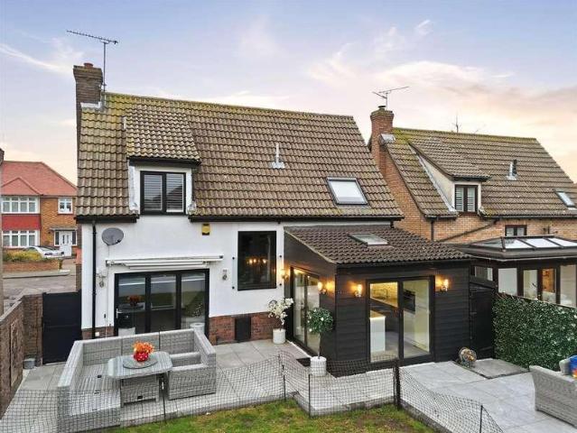 House for sale in Alton Barnes, Essex
