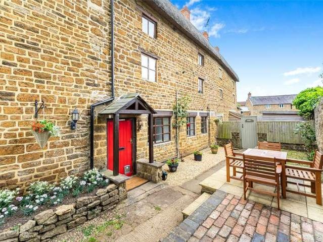 House for sale in Evershot, Oxfordshire