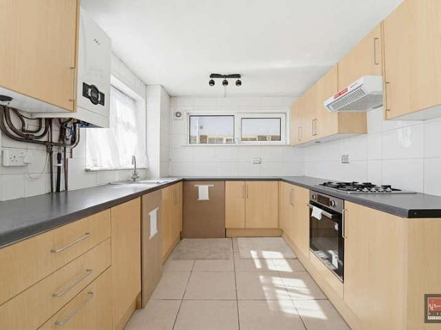 House for sale in Lower Halliford, Surrey