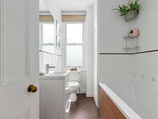 House for sale in London Borough of Merton, Raynes Park
