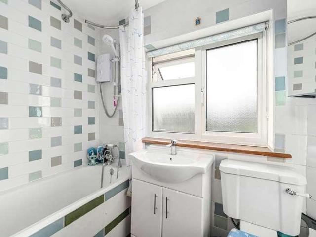 House for sale in Brabourne Lees, Bridgefield