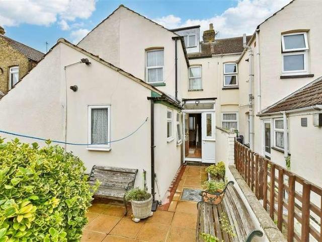 House for sale in Sheerness, Oad Street