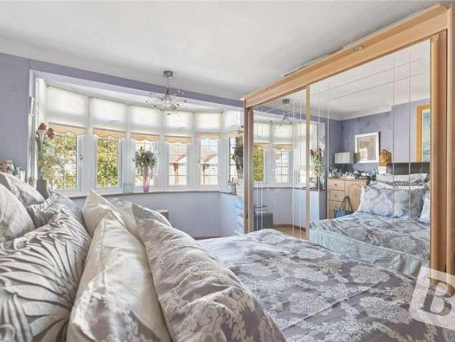 House for sale in London Borough of Redbridge, Greater London