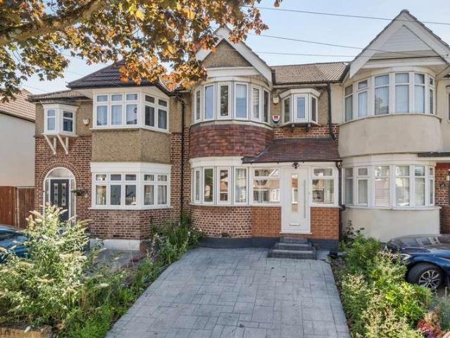 House for sale in Lane, Greater London