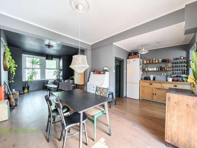House for sale in London Borough of Croydon, Addiscombe