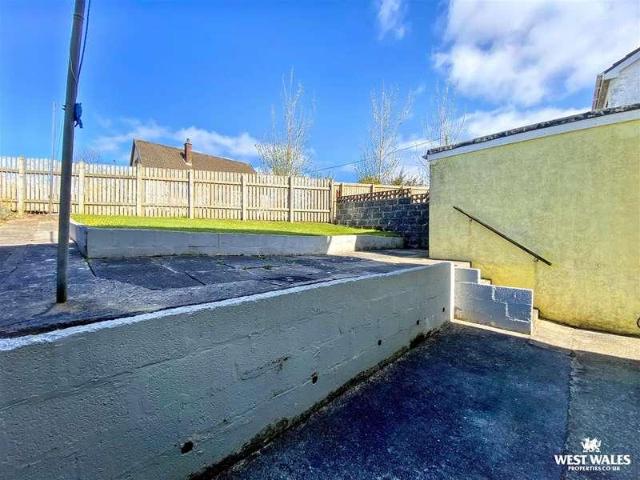 House for sale in Monkton, Pembroke