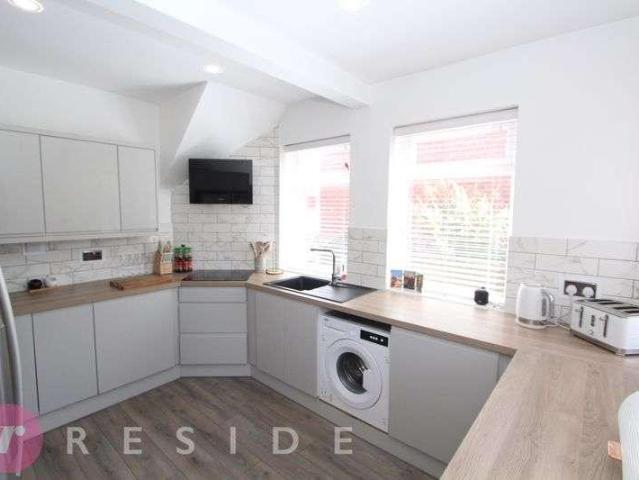 House for sale in Wardle, Burnedge