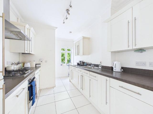 House for sale in Batchworth