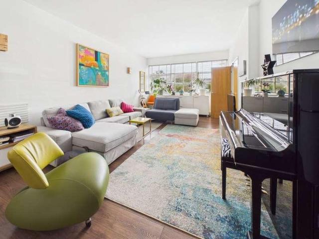 House for sale in Fishersgate, West Sussex