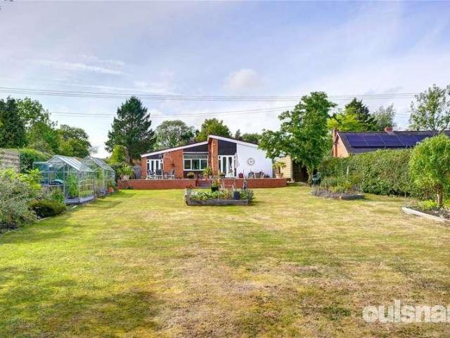 House for sale in Crookhill, Worcestershire