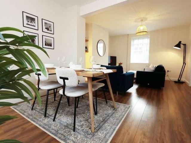 House for sale in Llansamlet, Wales