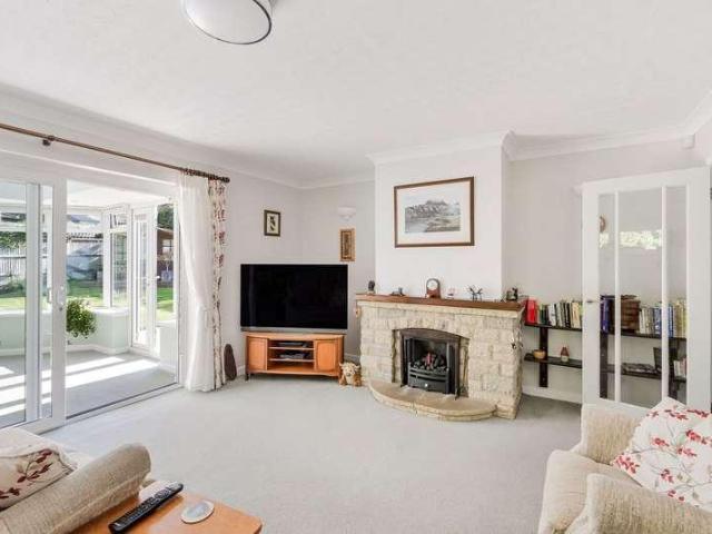 House for sale in Hillview, Surrey