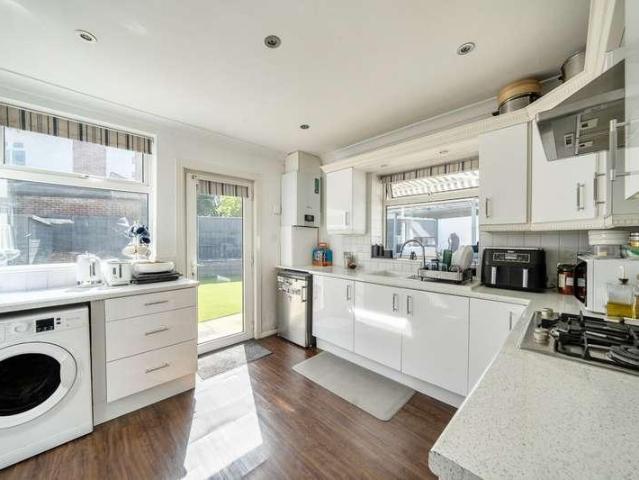 House for sale in Harrow Weald, Greater London