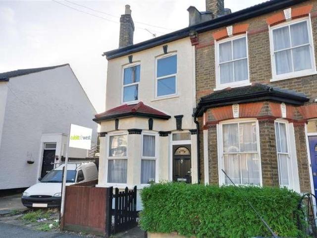 House for sale in London Borough of Croydon, Selhurst
