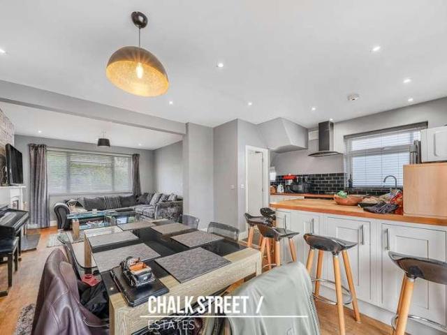 House for sale in Upminster Bridge, Greater London