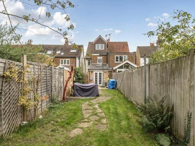 House for sale in Fole, Surrey