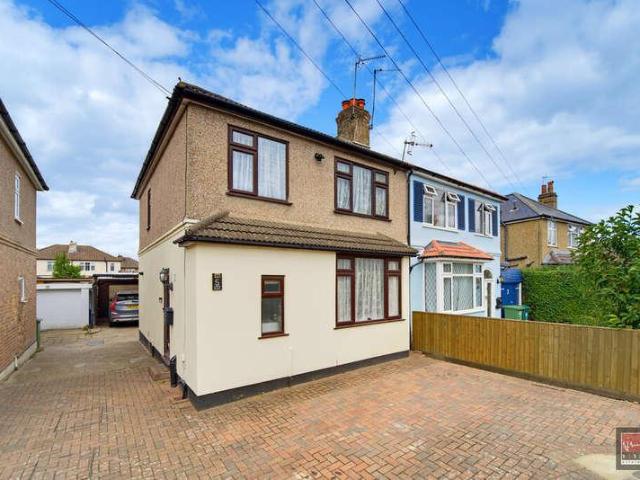House for sale in Lower Halliford, Surrey