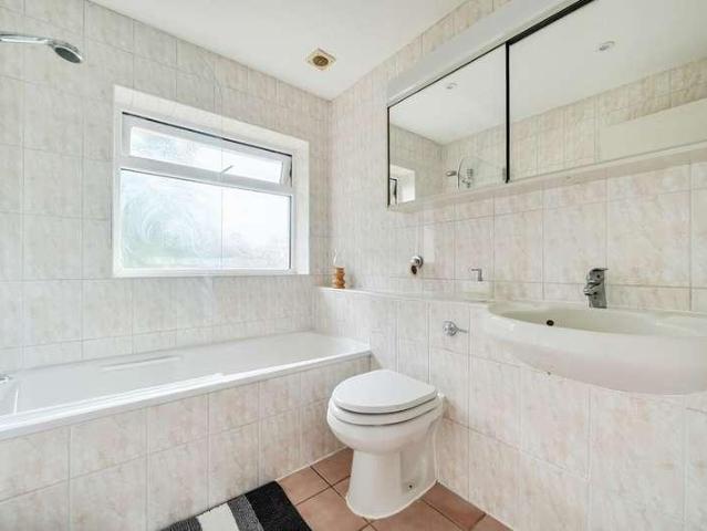 House for sale in Heol-las, Surrey