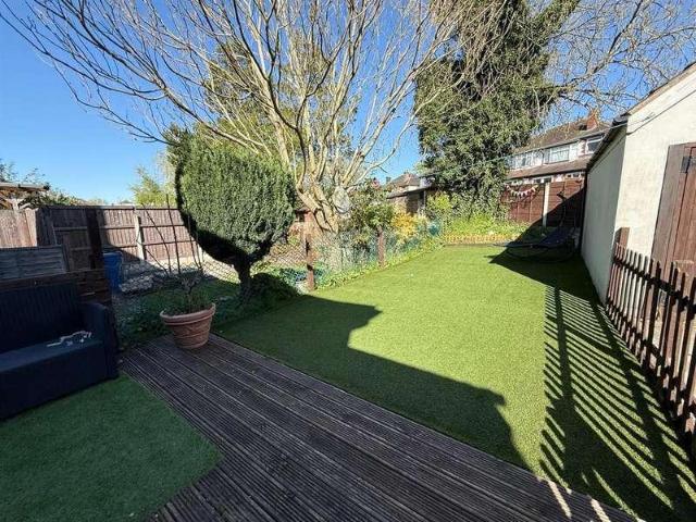 House for sale in Sutton, Sutton Lane Ends