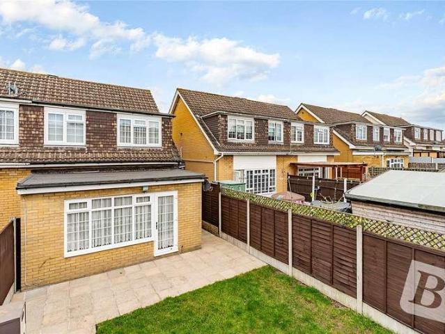 House for sale in Rainham, Greater London