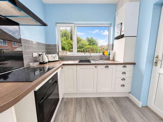 House for sale in Dixons Green, West Midlands