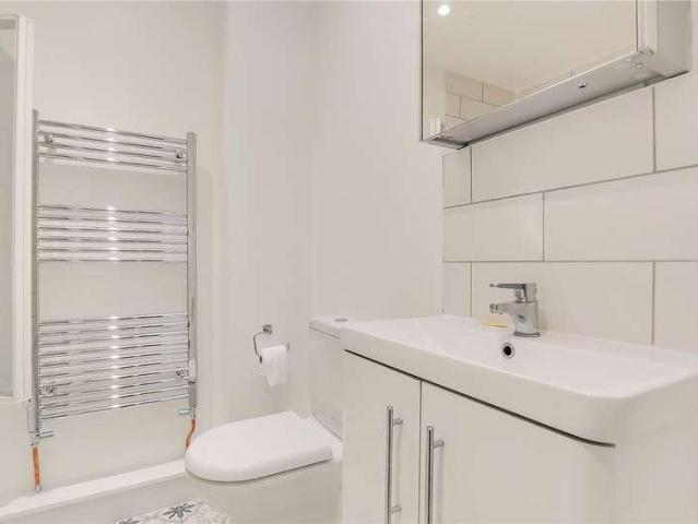 House for sale in Southfields, Greater London