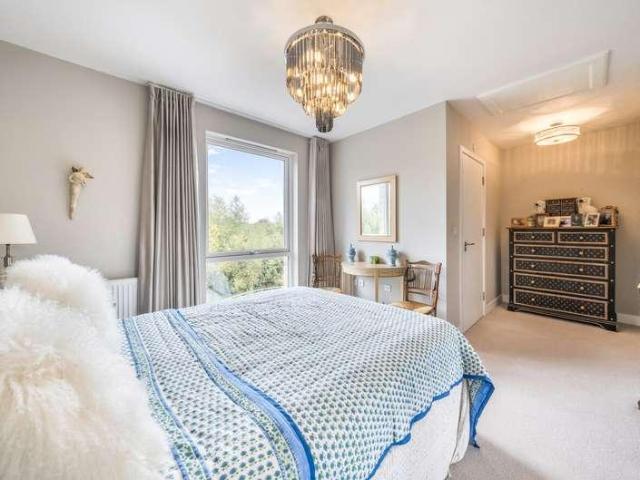House for sale in Barton Park, The Slade