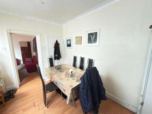House for sale in Spring Park, Luton