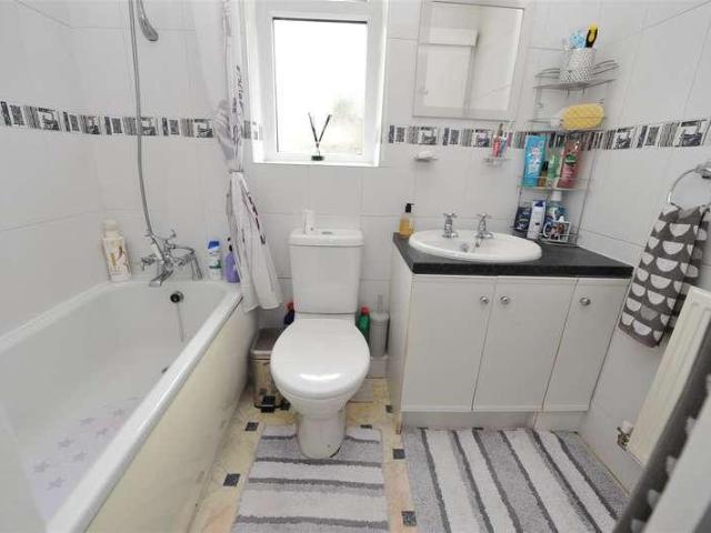 House for sale in Idle, West Yorkshire