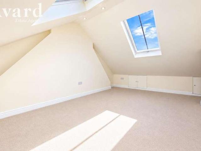House for sale in Round Hill, Brighton & Hove
