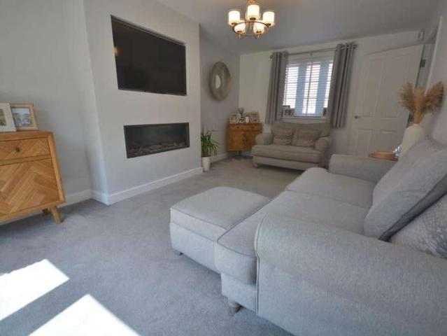 House for sale in Houlton, New Bilton