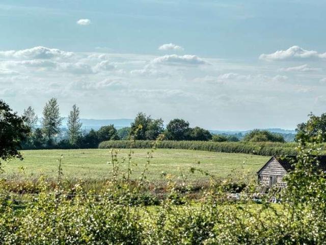 House for sale in Stoke Works, Bromsgrove