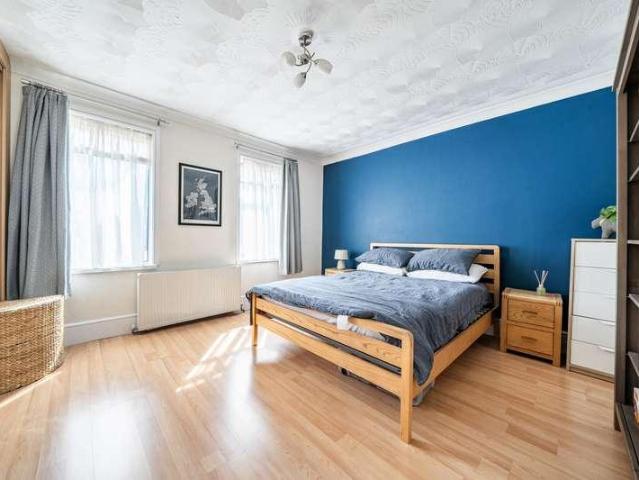 House for sale in London Borough of Ealing, Hanwell