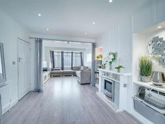House for sale in Ponders End, Greater London